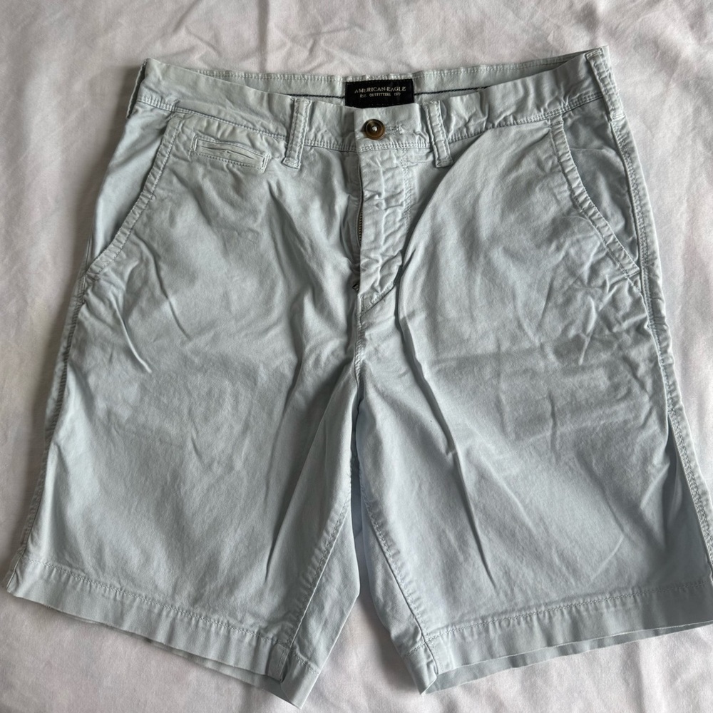 American Eagle men’s light blue shorts, 7” inseam, 30” waist
